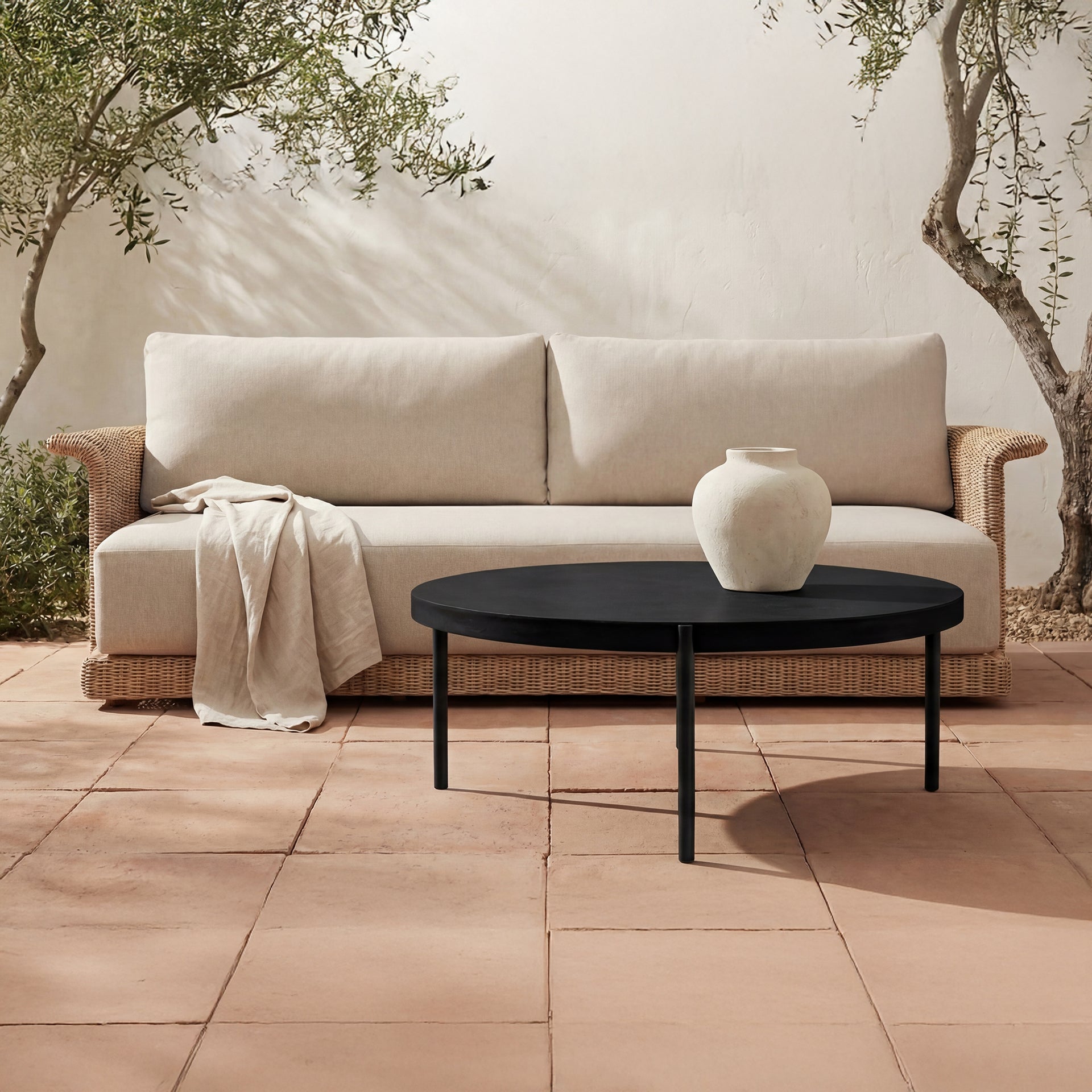 Nina, Coffee Table Round Fiber-Reinforced Natural Concrete, Steel Legs, Black