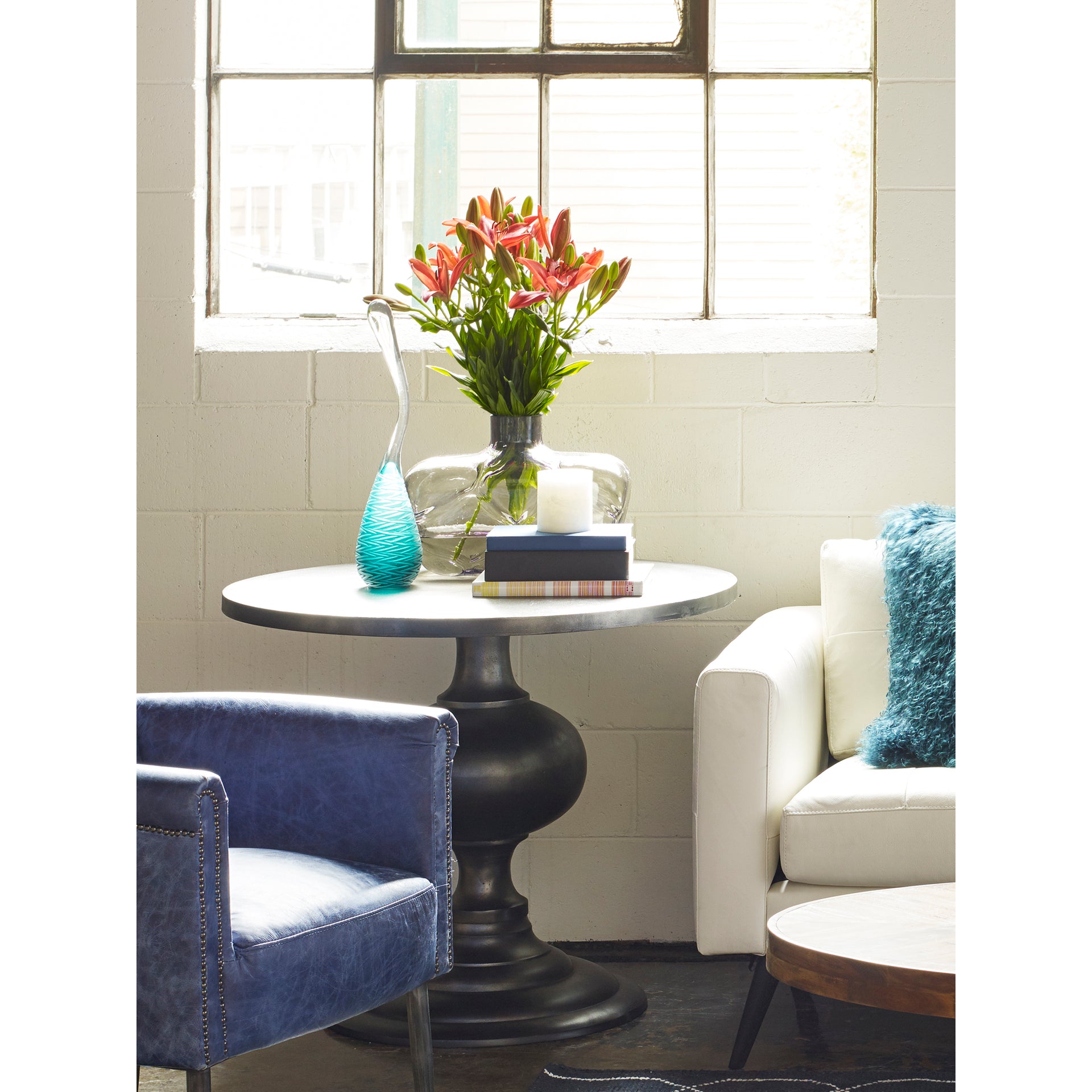 Remington, Dining Table, Solid Aluminum, Pedestal Base, Black